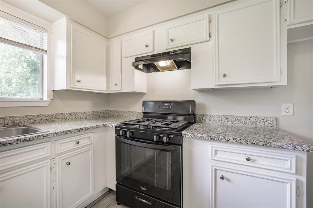 1306 Glencrest Drive