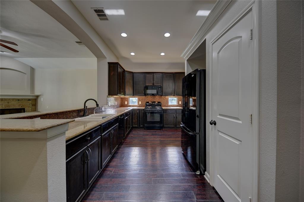 Photo 11 of 42 of 2601 Red Oak Circle house