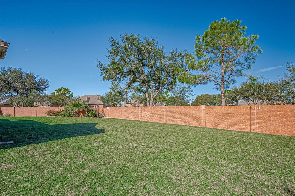 13503 Silent Walk Drive, Pearland, Texas image 37