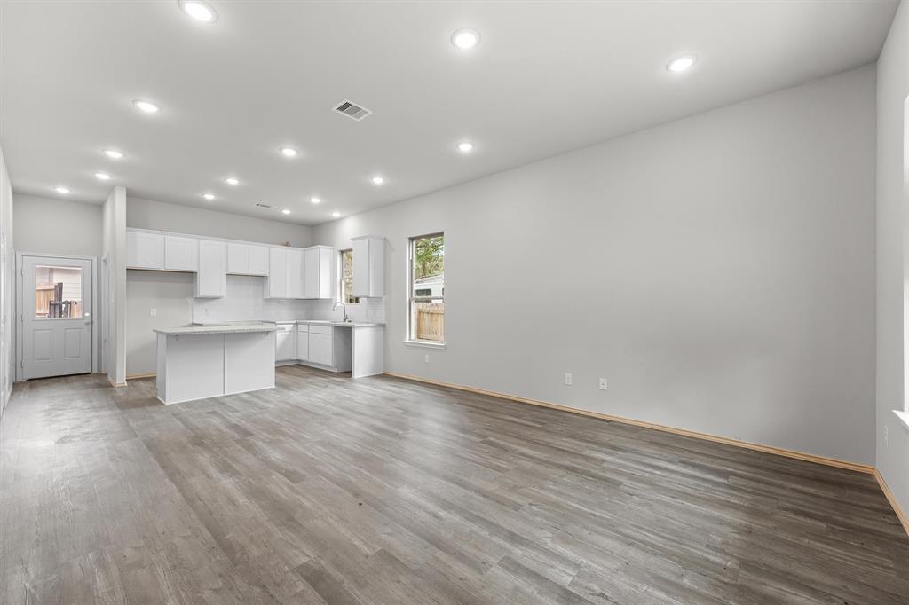 9996 Elder Street St, Montgomery, Texas image 2