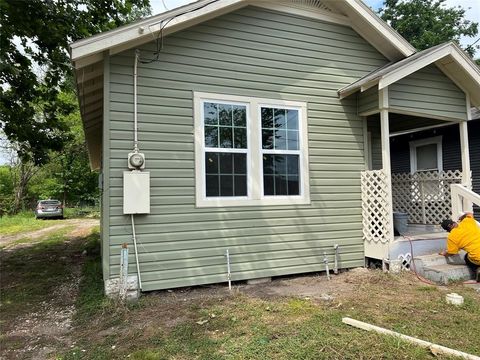 Photo of 1711 Stevens Street, Houston, TX 77026 (MLS # 80299620) Photo of 1711 Stevens Street, Houston, TX 77026 (MLS # 80299620)