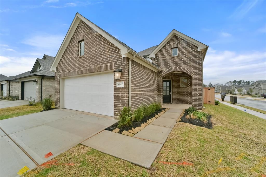 1642 Portia Lane, Conroe, Texas image 1