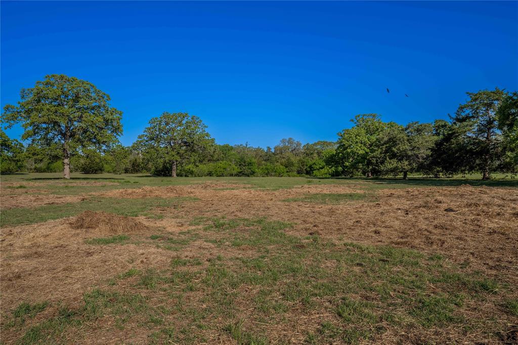 7122 Taplin Lane, Burton, Texas image 2