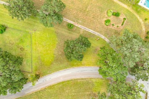 Photo of 2268 Sunset Oaks Drive, West Columbia, TX 77486 (MLS # 54226944) Photo of 2268 Sunset Oaks Drive, West Columbia, TX 77486 (MLS # 54226944)