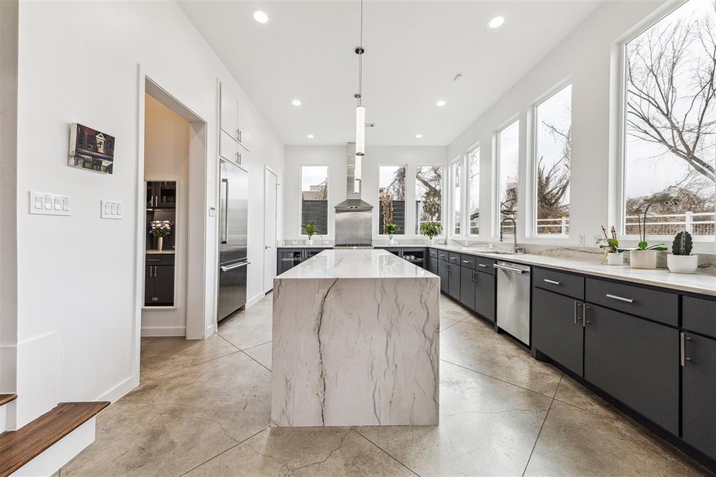 543 Threlkeld Street, Houston, Texas image 3
