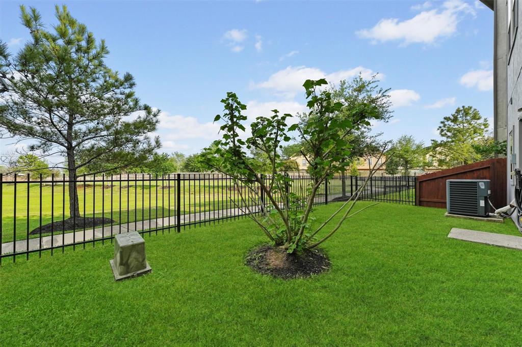9611 Knights Station Drive, Houston, Texas image 25