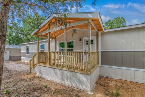 A home in Ledbetter