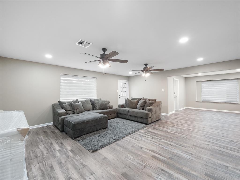 3535 Peach Creek Drive, Wharton, Texas image 7