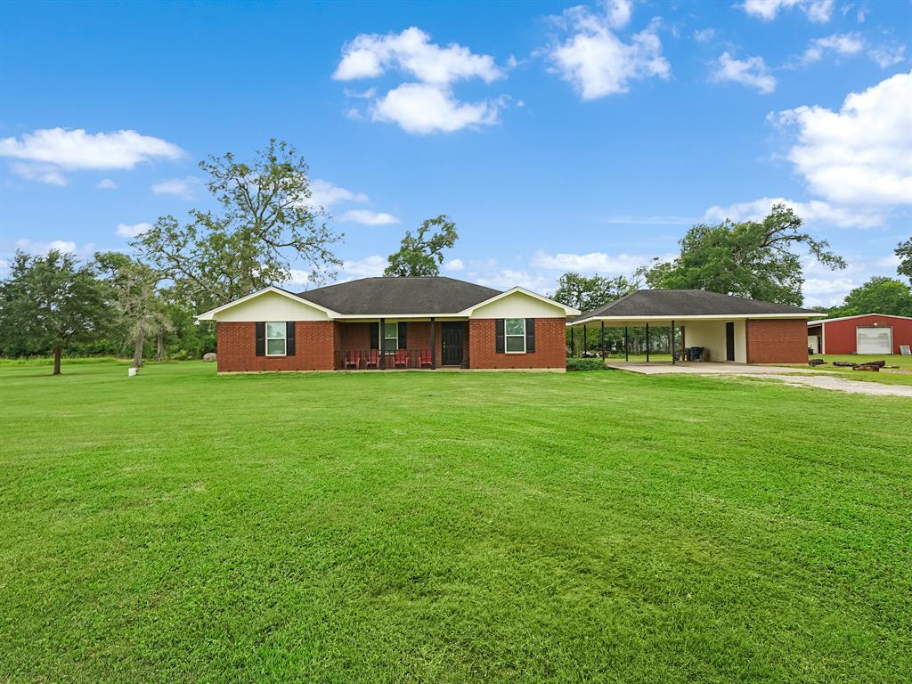 3535 Peach Creek Drive, Wharton, Texas image 2