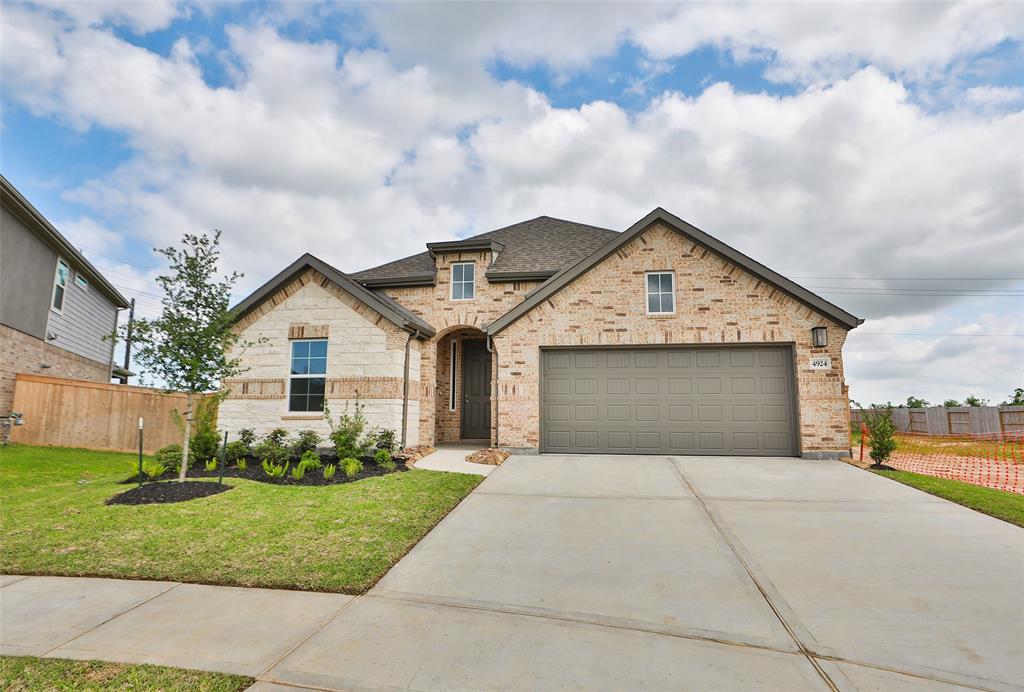 4924 Blue Pearl Lane, League City, Texas image 4