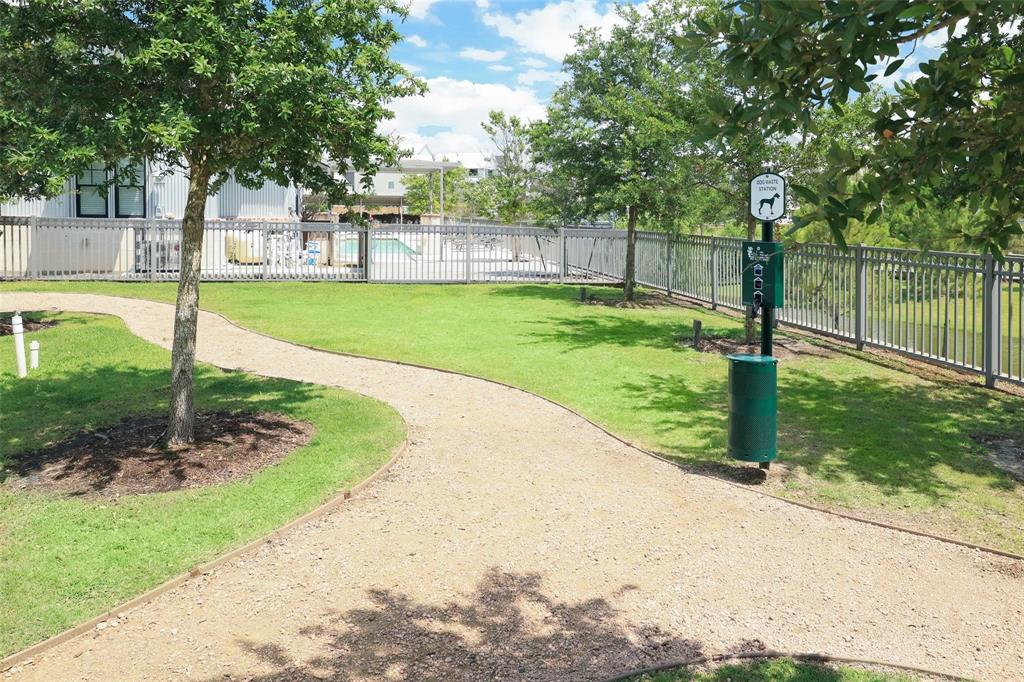 8764 Park Kolbe Lane, Houston, Texas image 32