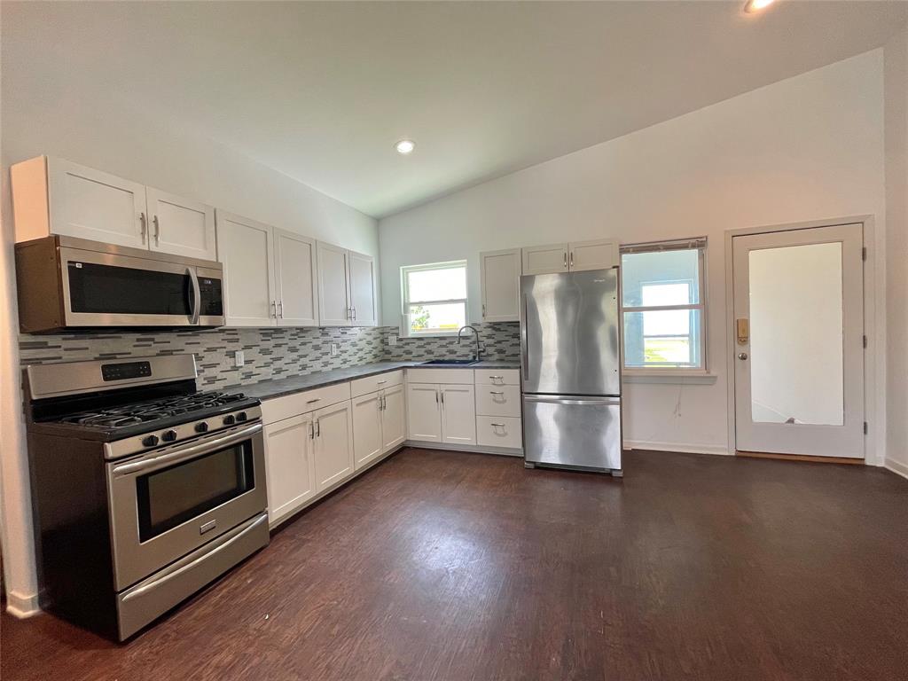 713 Lewis Street, Clute, Texas image 15