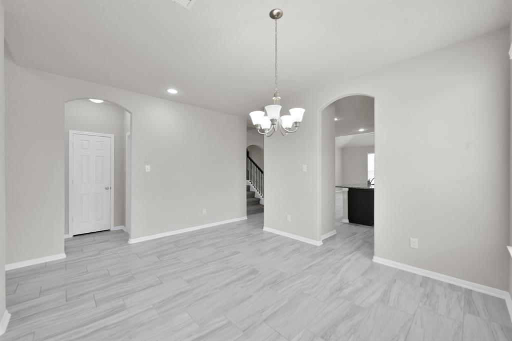 2906 Tulip Poplar Trail, Conroe, Texas image 8