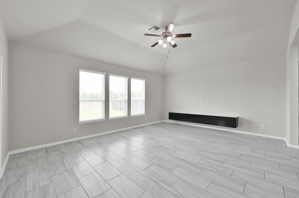 2906 Tulip Poplar Trail, Conroe, Texas image 12