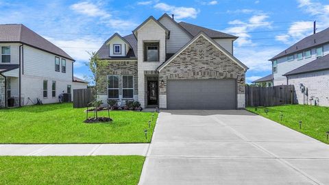 Photo of 3334 Fogmist Drive, Rosenberg, TX 77471 (MLS # 65535214) Photo of 3334 Fogmist Drive, Rosenberg, TX 77471 (MLS # 65535214)