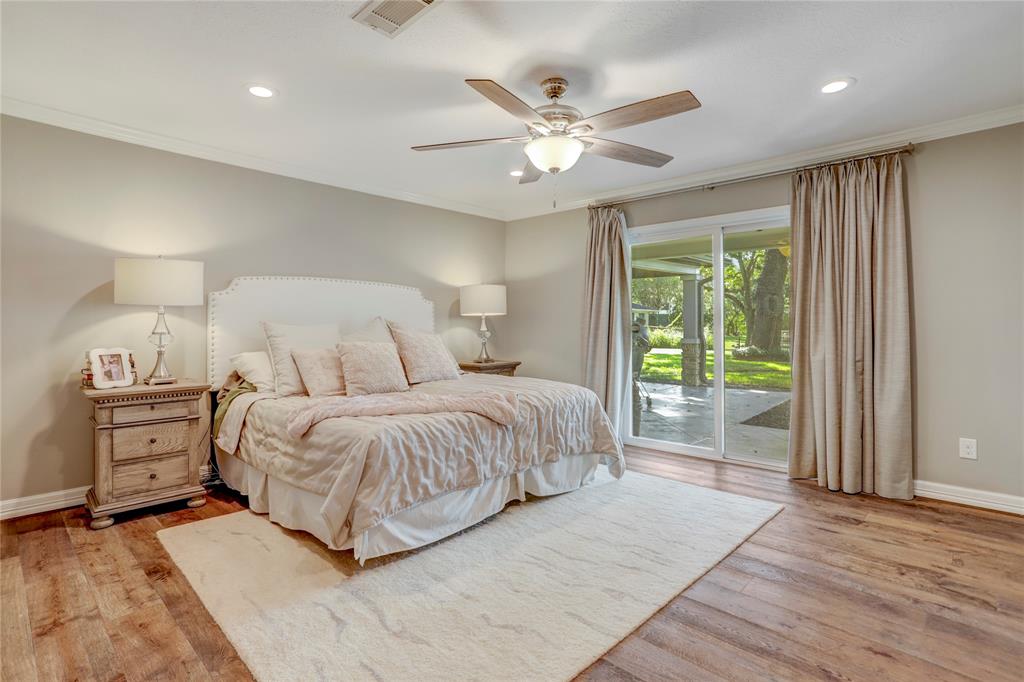 410 Lombardy Drive, Sugar Land, Texas image 14