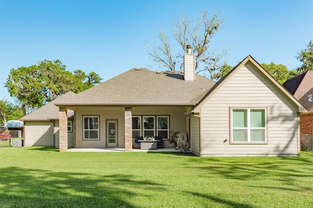 255 S Amherst Drive, West Columbia, Texas image 8
