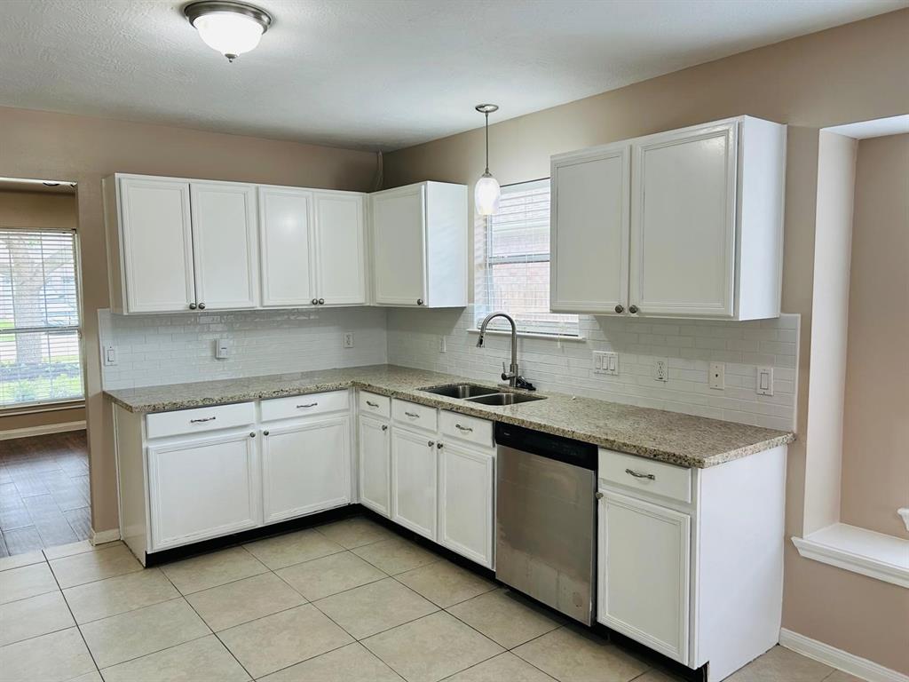 2415 Teal Run Place Drive, Fresno, Texas image 8