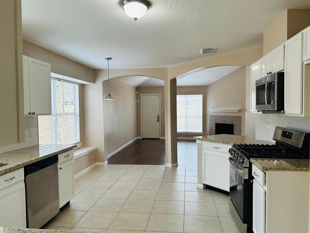 2415 Teal Run Place Drive, Fresno, Texas image 9