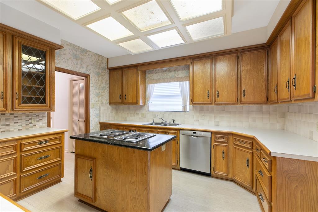 7411 W Suddley Castle Street, Houston, Texas image 16