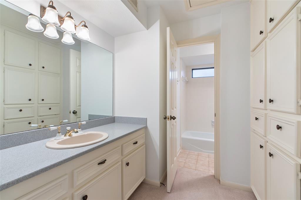 7411 W Suddley Castle Street, Houston, Texas image 33