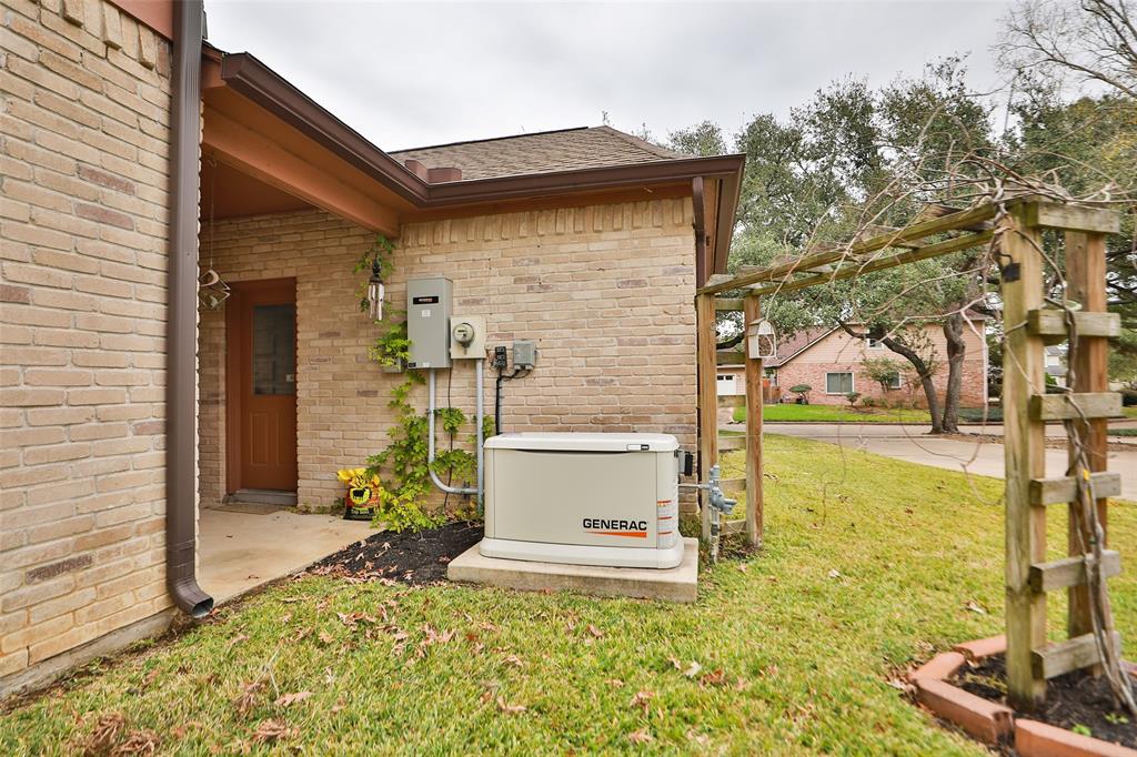7411 W Suddley Castle Street, Houston, Texas image 41