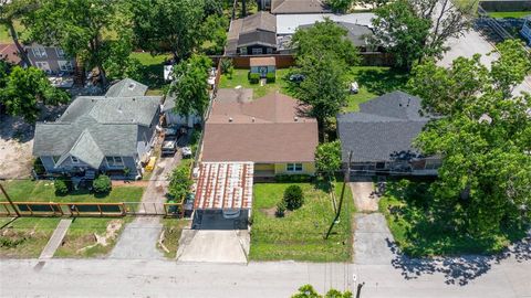 Duplex in Houston TX 5904 Cochran Street.jpg
