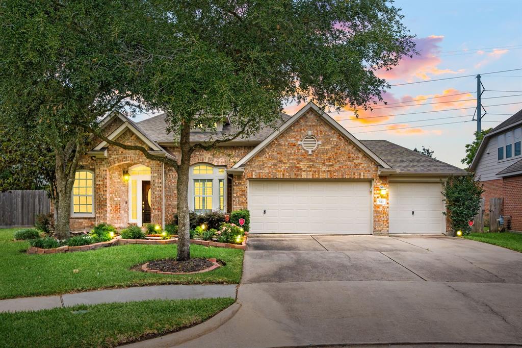 852 Shoal Pointe Lane, League City, Texas image 1