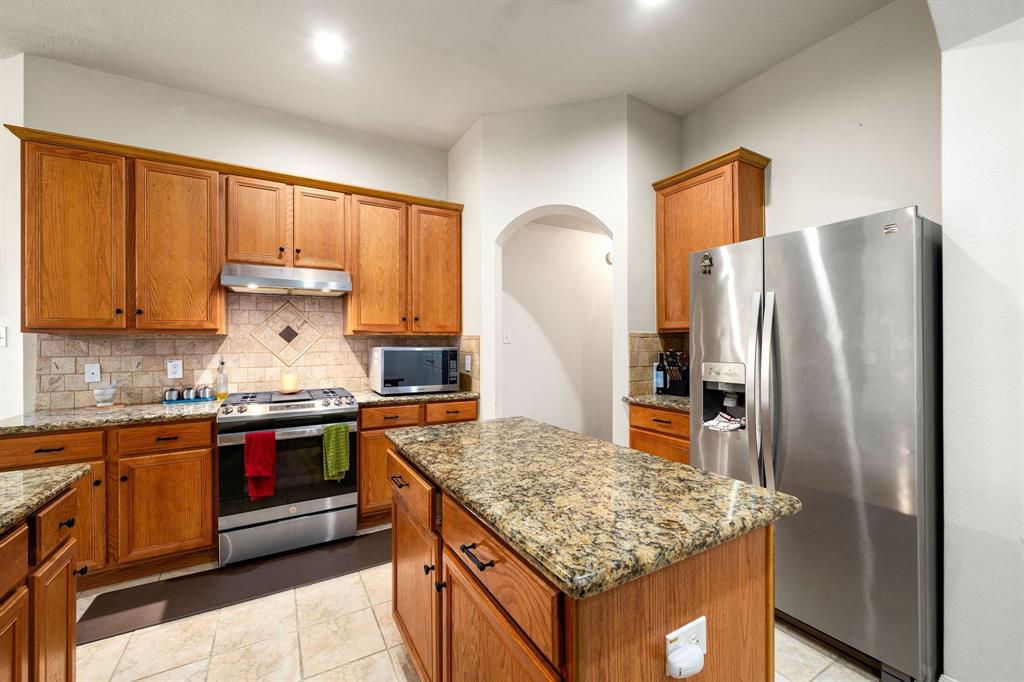 852 Shoal Pointe Lane, League City, Texas image 7