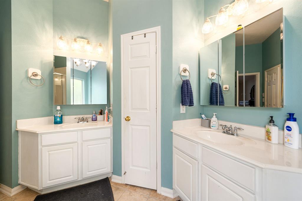 852 Shoal Pointe Lane, League City, Texas image 12