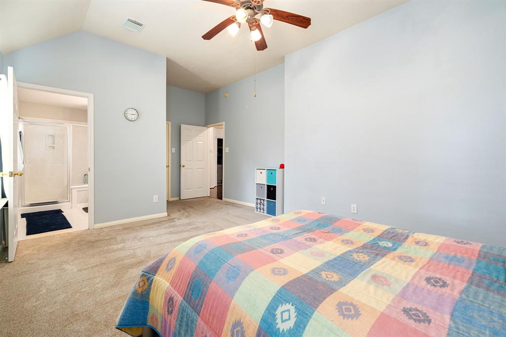 852 Shoal Pointe Lane, League City, Texas image 14