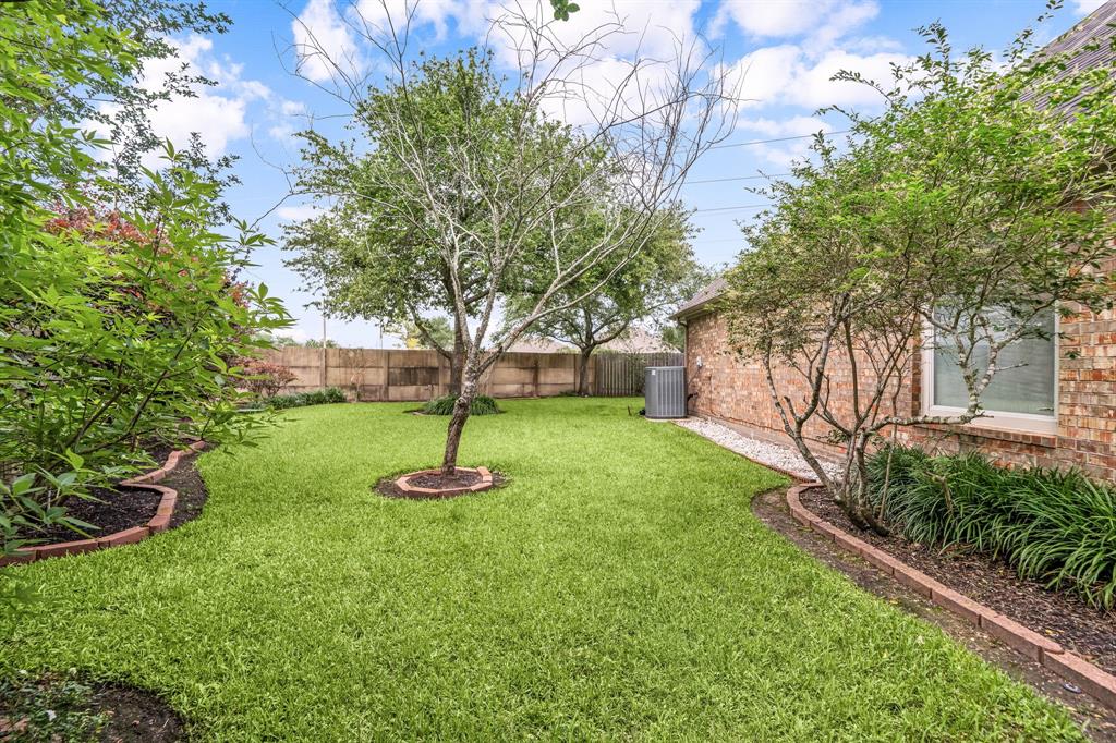 852 Shoal Pointe Lane, League City, Texas image 22