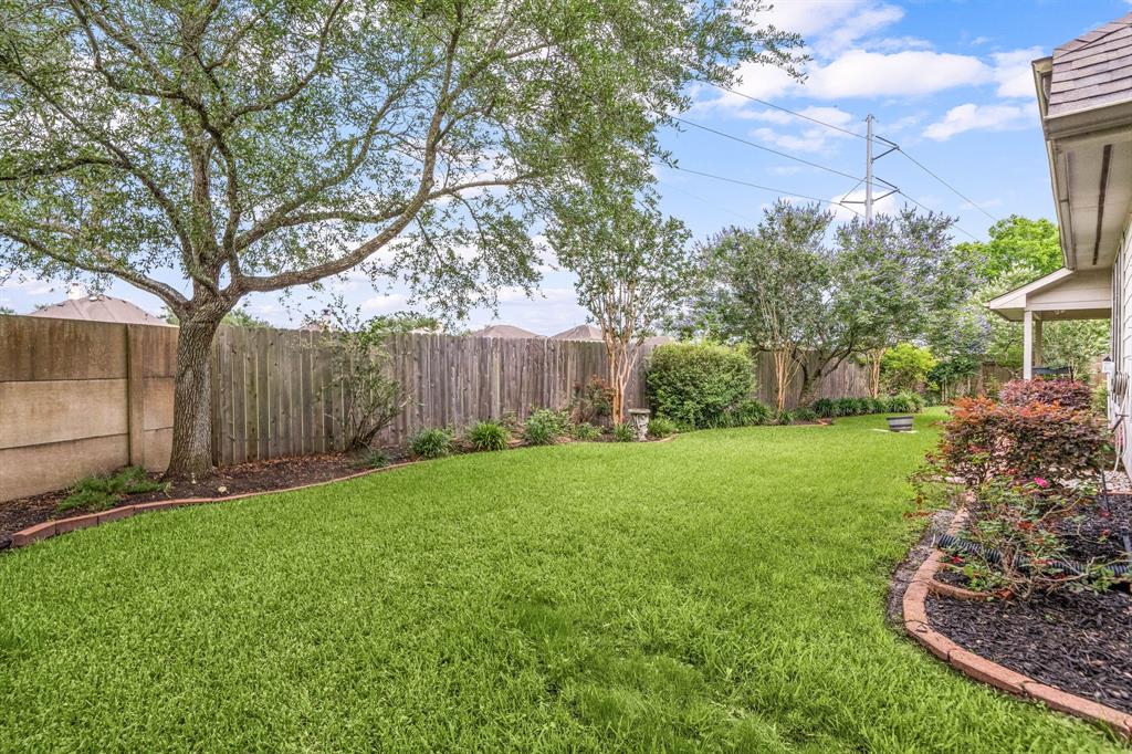852 Shoal Pointe Lane, League City, Texas image 21