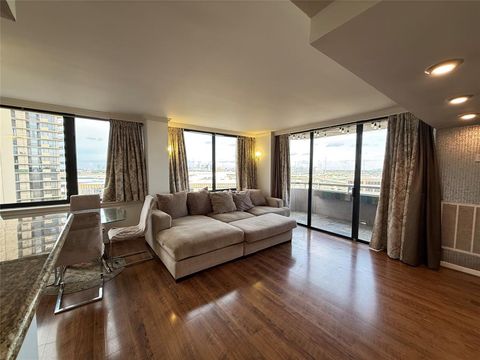 Photo of 3525 Sage Road #1204, Houston, TX 77056 (MLS # 79567306)