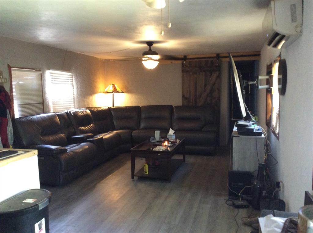 345 E Sherwood Drive, Livingston, Texas image 2