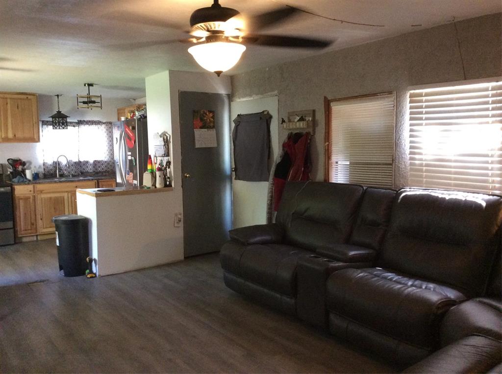 345 E Sherwood Drive, Livingston, Texas image 3