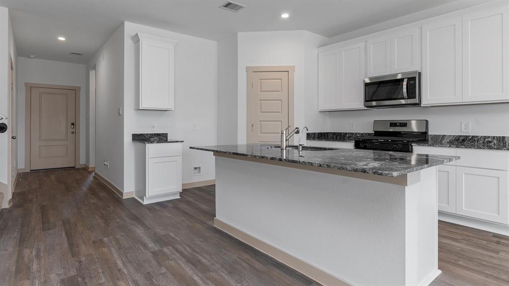 1005 River Coral Ln, Alvin, Texas image 2