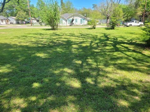 Vacant Land For Sale - 374 17th Street<br/> Lamar County, Paris, TX 75460