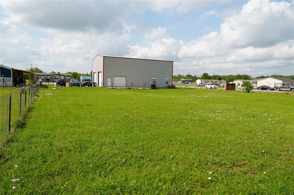 8417 Los Robles Avenue, Alvin, Texas image 14
