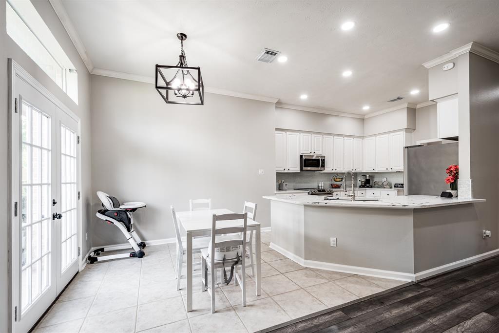 51 Eagle Mead Place, The Woodlands, Texas image 14