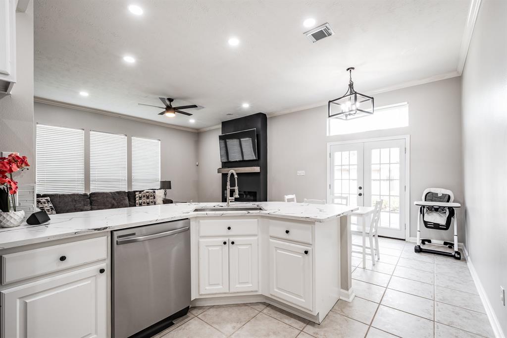 51 Eagle Mead Place, The Woodlands, Texas image 18