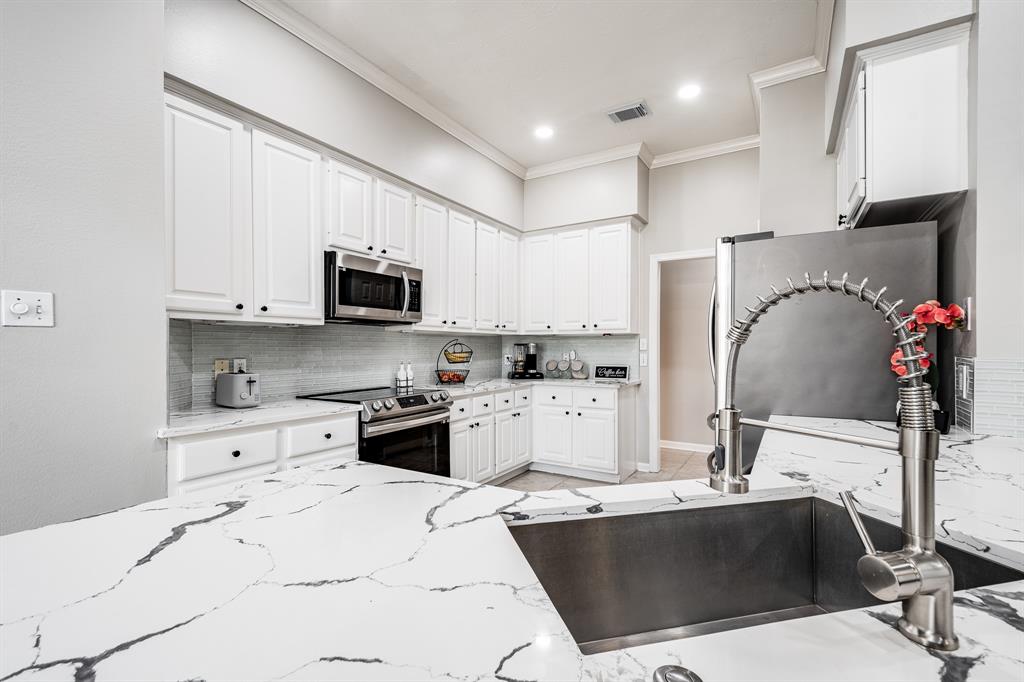 51 Eagle Mead Place, The Woodlands, Texas image 15
