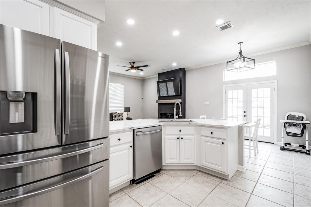 51 Eagle Mead Place, The Woodlands, Texas image 17