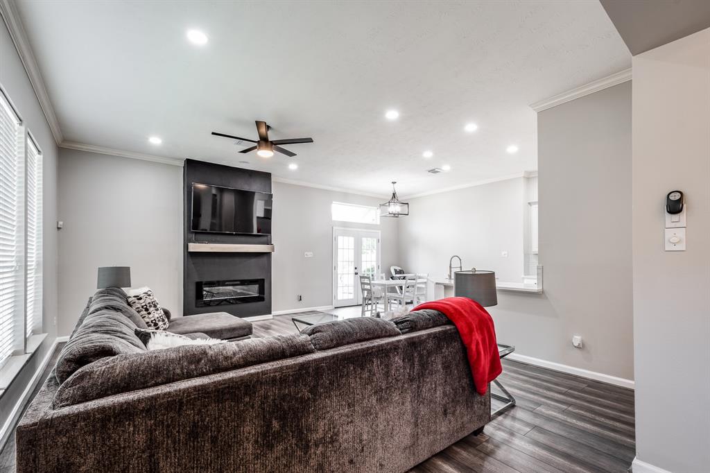 51 Eagle Mead Place, The Woodlands, Texas image 9