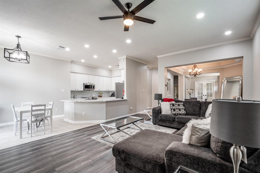 51 Eagle Mead Place, The Woodlands, Texas image 13