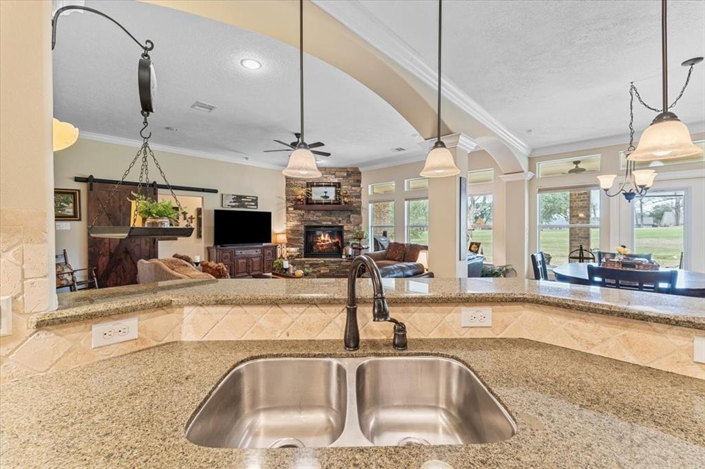 1442 Green Briar Drive, Huntsville, Texas image 30