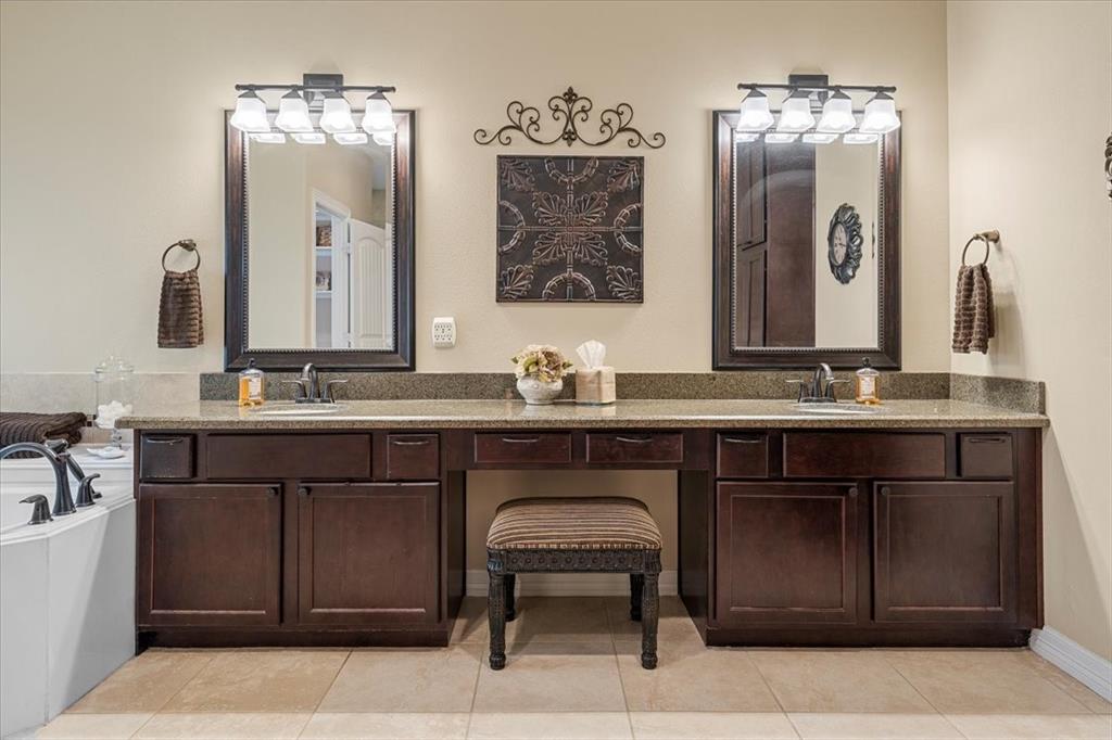1442 Green Briar Drive, Huntsville, Texas image 39