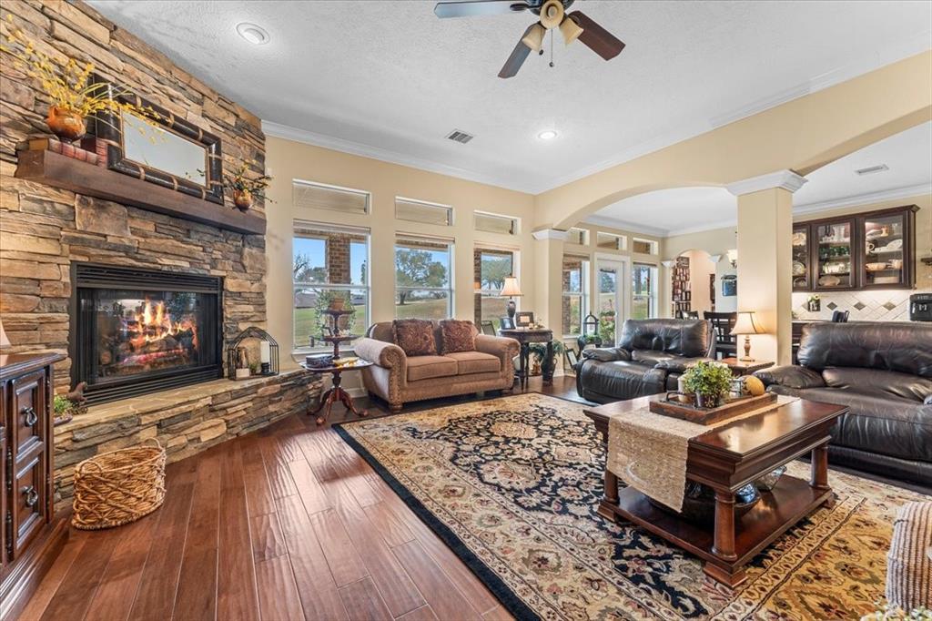 1442 Green Briar Drive, Huntsville, Texas image 12