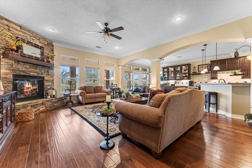 1442 Green Briar Drive, Huntsville, Texas image 11