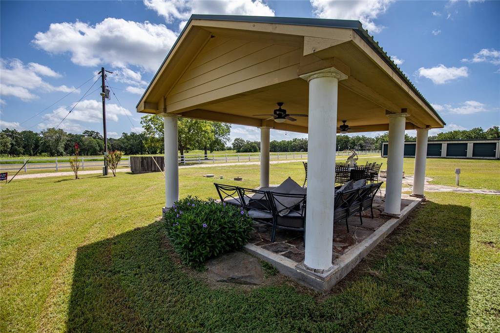 125 Huenefeld Lane, Round Top, Texas image 10